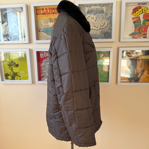 Vintage Brown Quilted Winter Jacket – Faux Fur Collar - Picture 2 of 13